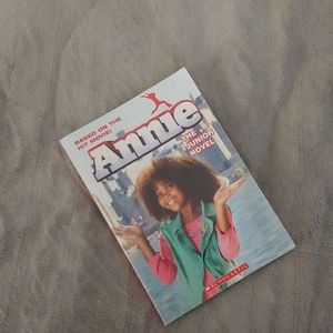 Annie: The Junior Novel adapted by Lexi Ryals